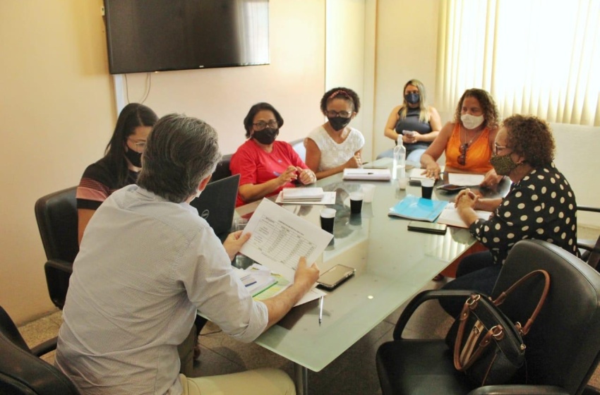 Secretário recebe Sinteal e discute temas como reserva técnica e Educação de Jovens e Adultos
