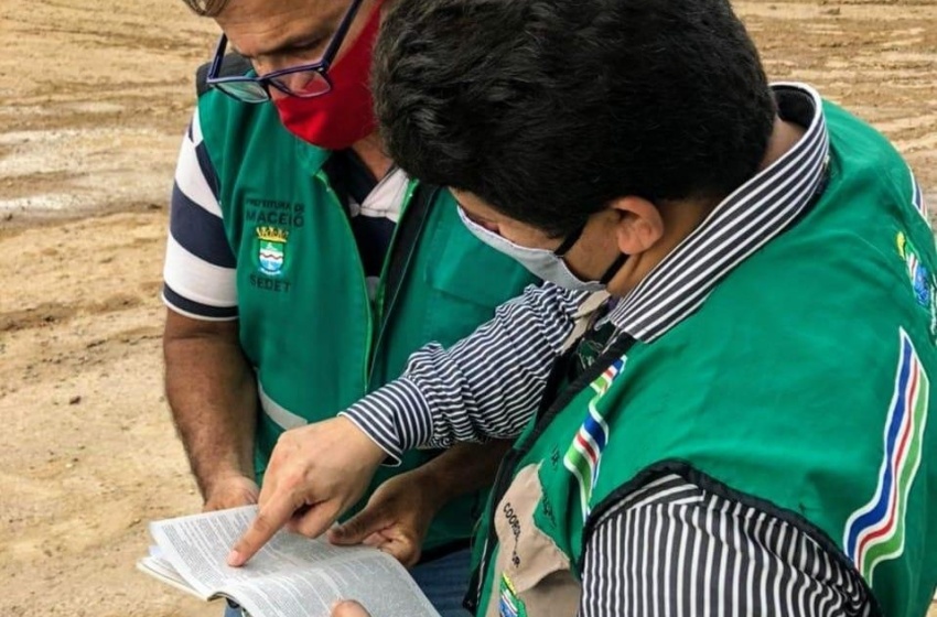 Sedet embarga empresa do segmento de plástico por aterro irregular