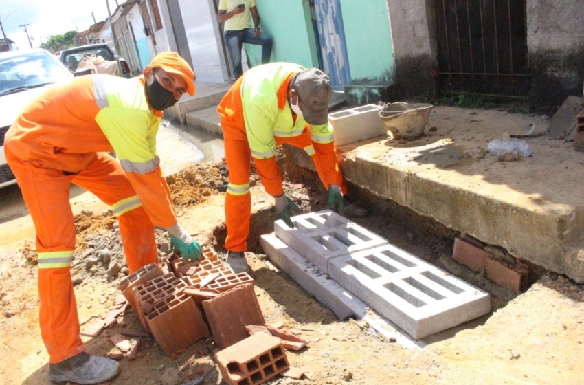 Prefeitura conclui rede de drenagem em ruas do Conjunto Frei Damião