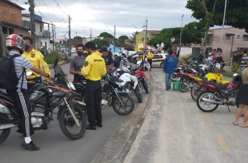 Operação checa escapamentos de motos e remove veículos irregulares