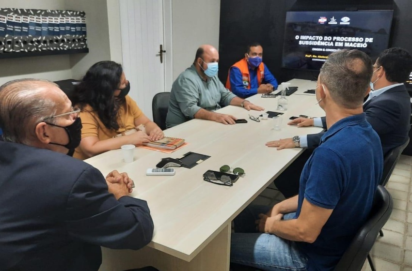 Defesa Civil e GGI dos Bairros esclarecem dúvidas sobre afundamento do solo