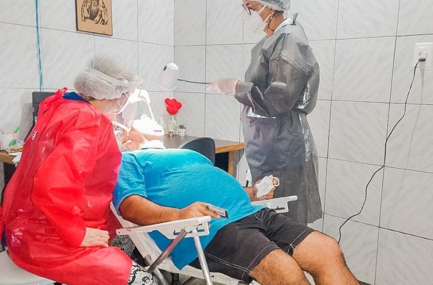 Saúde bucal: Consultório na Rua atende 60 pessoas na Casa São Vicente de Paula