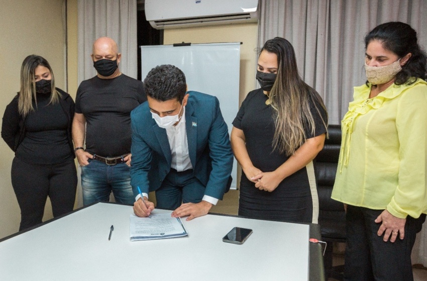 Prefeitura sanciona PL que garante precatórios do Fundef aos profissionais de educação