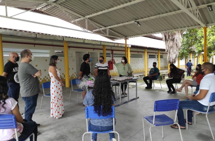 Estudantes da rede municipal participam de oficina e concurso de poesia