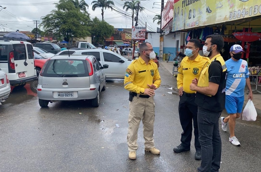 Equipes da SMTT avaliam intervenções na Feirinha do Tabuleiro