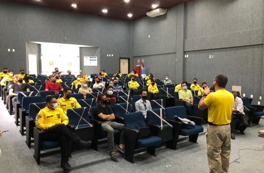 Encontro reúne agentes de trânsito para discutir demandas e ações futuras da SMTT