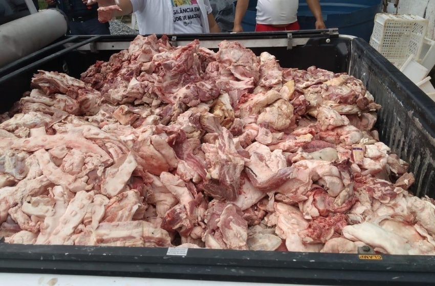 Vigilância Sanitária apreende 900kg de produtos perecíveis estragados