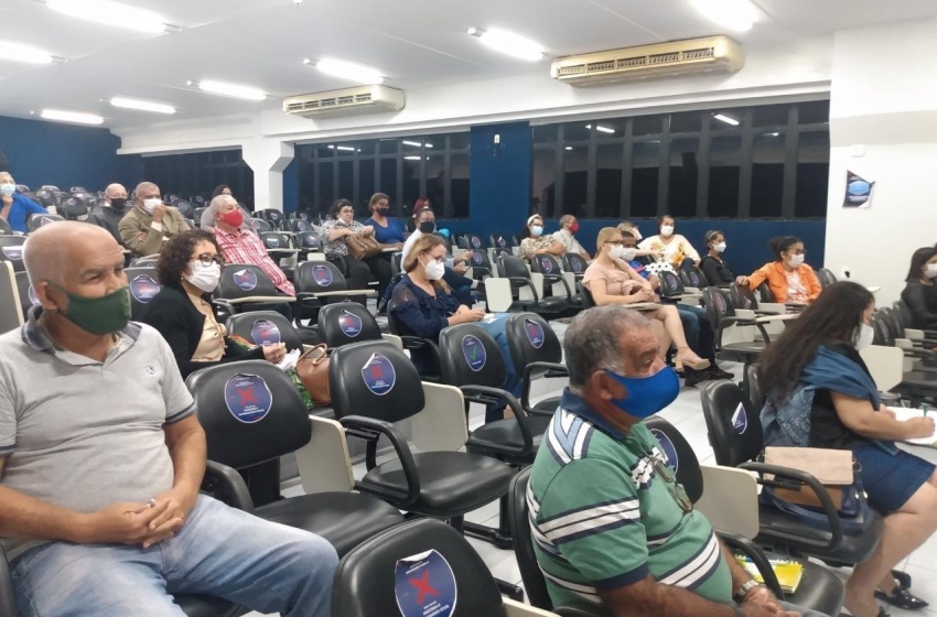 Saúde e usuários do SUS discutem elaboração do Plano Municipal de Saúde