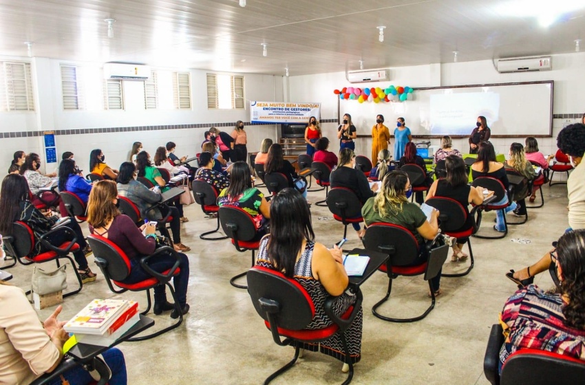 Educação promove encontro com diretores para retorno às aulas presenciais
