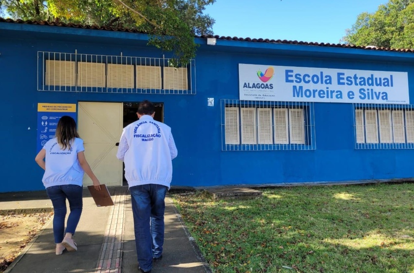 Vigilância Sanitária fiscaliza escolas após  retorno às aulas no sistema híbrido