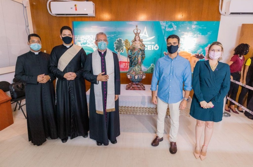 Prefeitura recebe visita da imagem de Nossa Senhora dos Prazeres, padroeira de Maceió