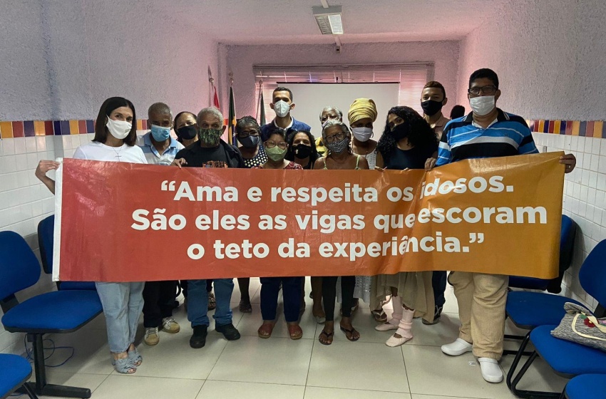 Assistência Social promove café da manhã em comemoração ao Dia Nacional do Idoso