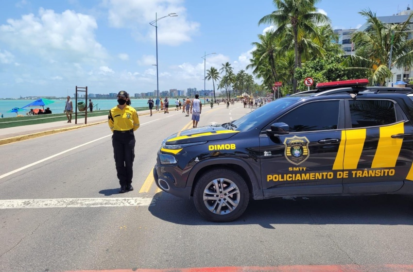 “Na Orla é Massa”: Agentes da SMTT garantem organização do trânsito