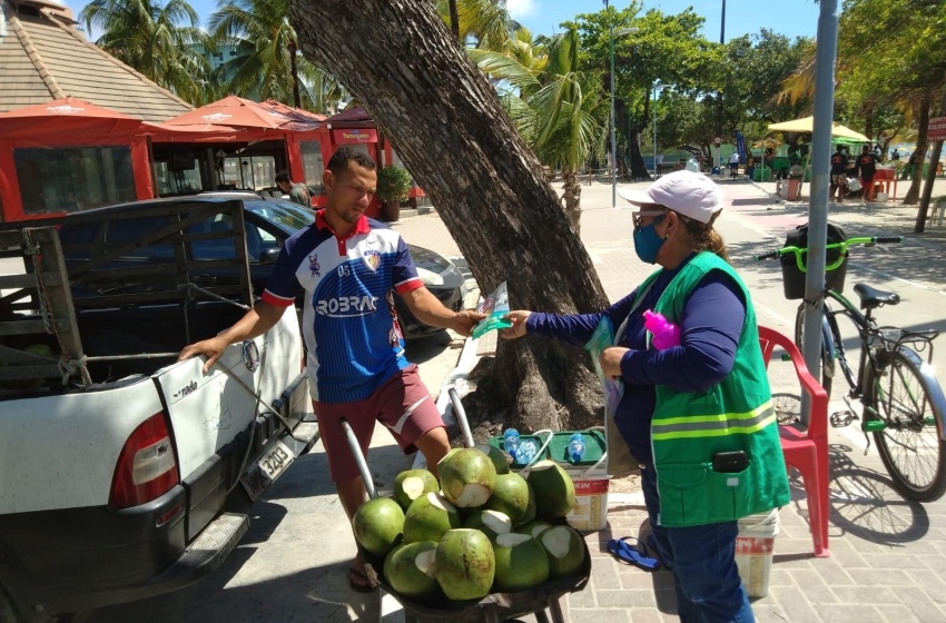 Maceió contra a dengue tem educação ambiental para ambulantes e turistas
