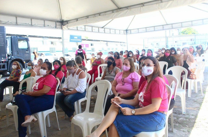 Educação promove roda de conversa sobre o câncer de mama