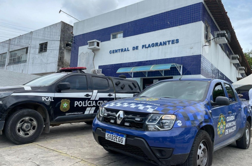 Guarda Municipal prende homem vendendo perfumes falsificados na Praça Deodoro