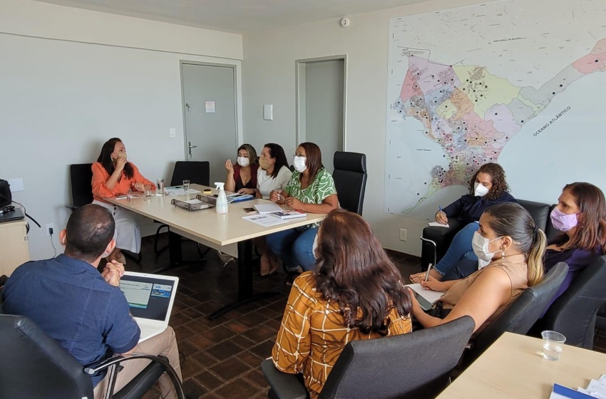 Saúde, Turismo e Secretaria da Mulher discutem parceria para projeto Praia Acessível