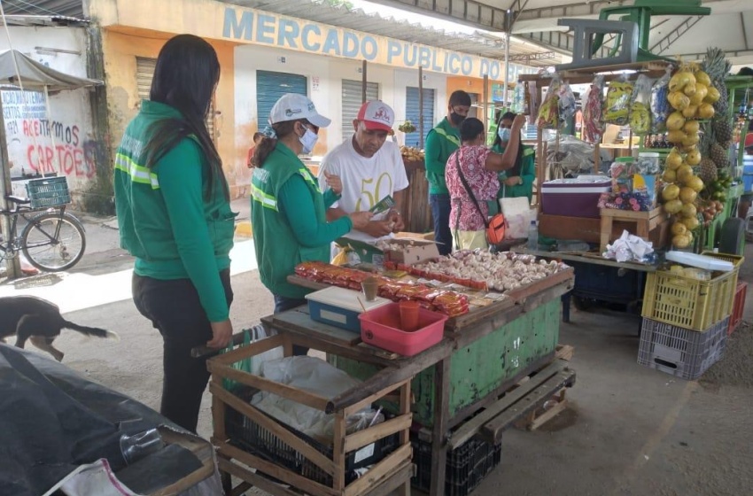 Desenvolvimento Sustentável realiza educação ambiental no Mercado Público e feira do Benedito Bentes