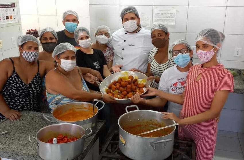 CMEI Mestra Virgínia realiza primeira oficina de culinária afro-brasileira para mulheres do Rio Novo