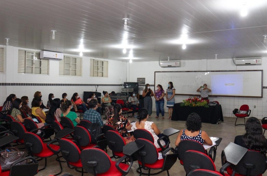 Educação recepciona assistentes sociais selecionados no PSS
