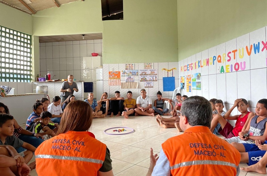 Diretoria Social orienta crianças sobre a importância e atuação da Defesa Civil
