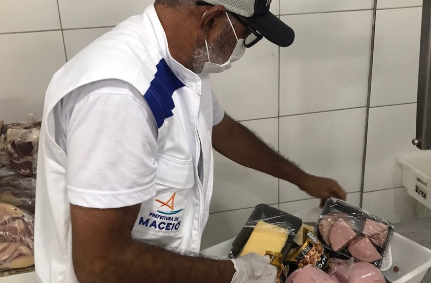Vigilância Sanitária retira de circulação 900 kg de alimentos no fim de semana