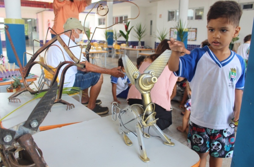 Creche Fúlvia Rosemberg, na Cidade Universitária promove exposição  com materiais recicláveis