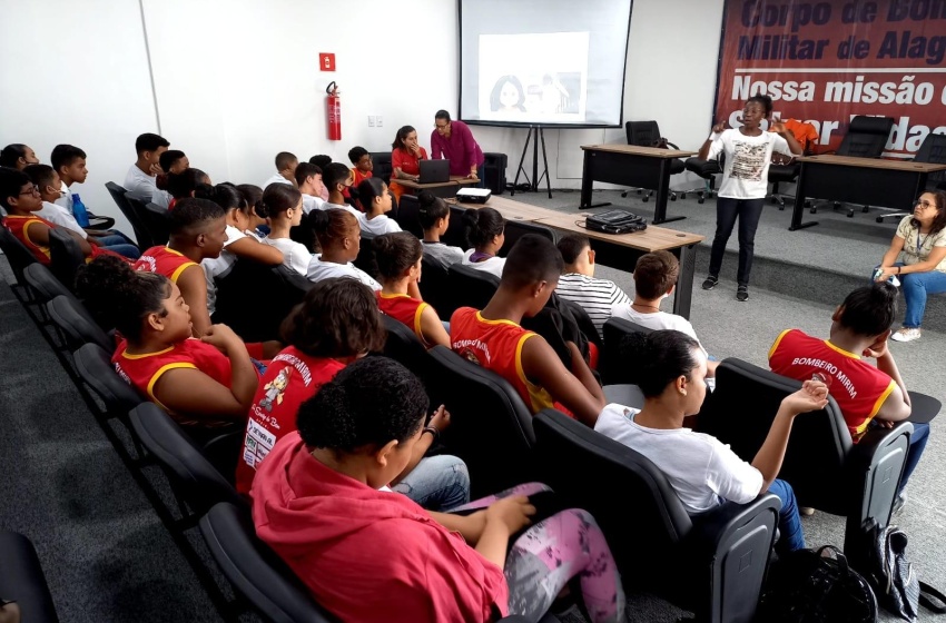 Cras Dom Adelmo Machado promove palestra para Bombeiros Mirins