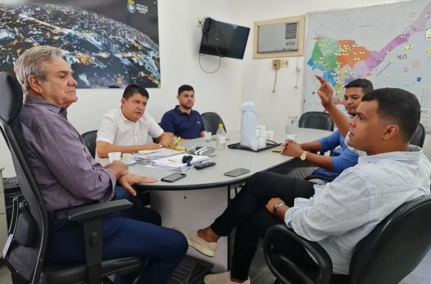 Vice-prefeito e superintendente discutem prioridades da Iluminação Pública