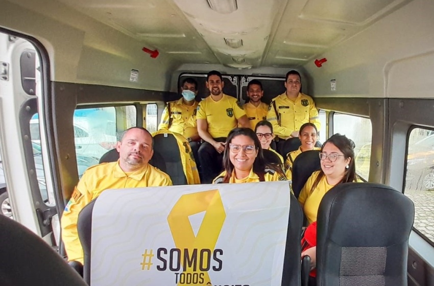 Agentes de Trânsito doam sangue e contribuem com o banco do Hemoal