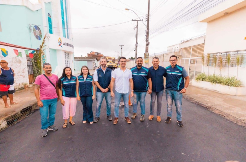 Prefeitura acompanha avanço das obras de pavimentação para beneficiar mais de 80 mil pessoas