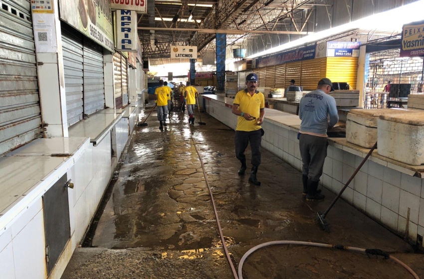 Ações integradas levam serviços de limpeza para mercados da Produção e Tabuleiro
