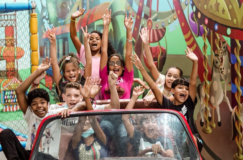 Comemoração das escolas campeãs do Concurso de Quadrilha é marcada por música e diversão