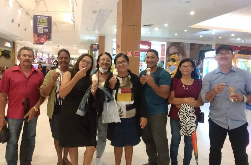 Estudantes da Escola Maria de Lourdes Pimentel têm dia de lazer em cinema