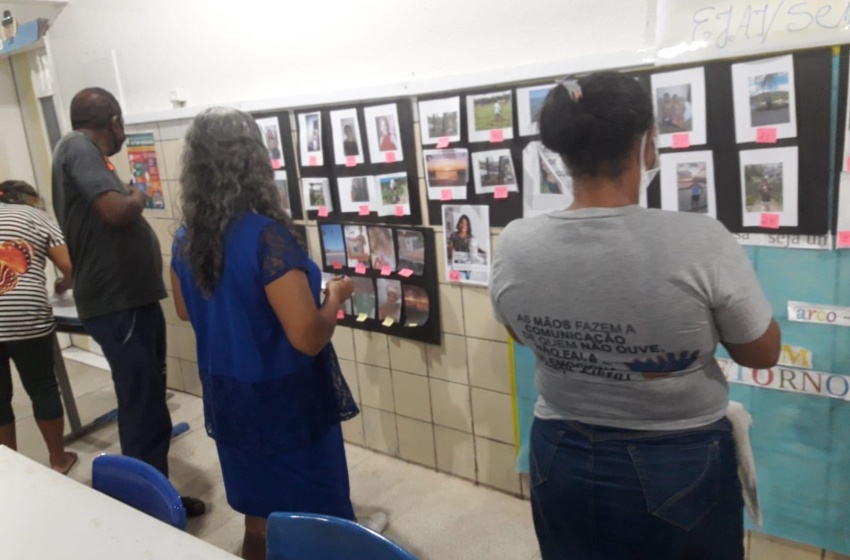 Alunos da Educação de Jovens, Adultos e Idosos trabalham identidade com produção de fotografia e desenho