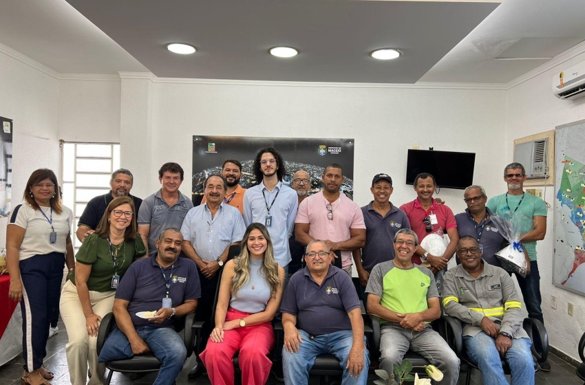 Superintendência de Iluminação comemora Dia do Eletricista com homenagem e distribuição de brindes
