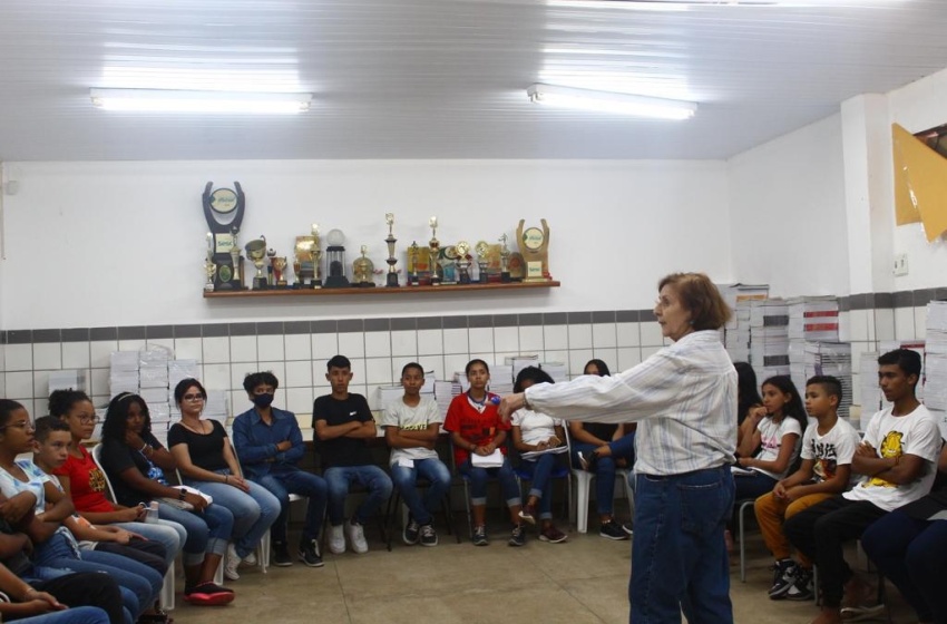 Educação promove roda de conversa sobre papel do grêmio estudantil