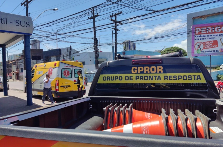 Agentes da SMTT de Maceió abrem caminho para mulher em trabalho de parto