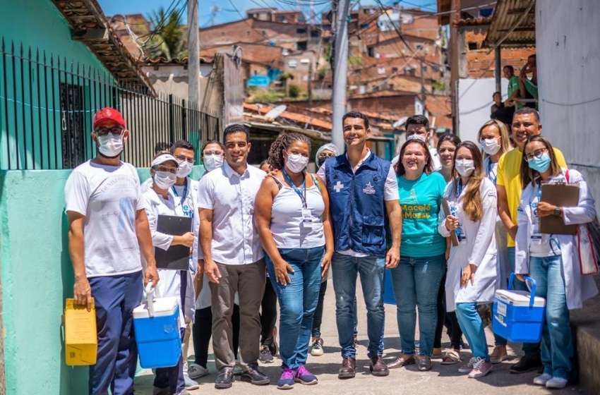 Prefeitura acompanha atendimentos do Saúde da Gente na Grota do Pau d’Arco, no Feitosa