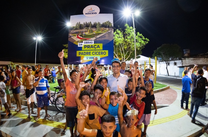 Prefeitura entrega Praça Padre Cícero totalmente reformada, no Vergel