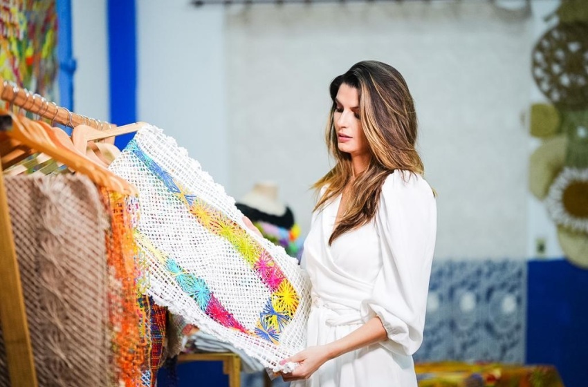 Primeira dama de Maceió, Marina Candia, prestigia e divulga artesanatos do Pontal do Barra