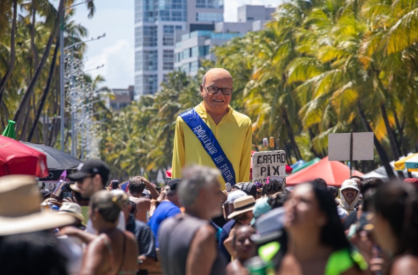 Frevo e muita folia marcam abertura das prévias do Carnaval de Maceió