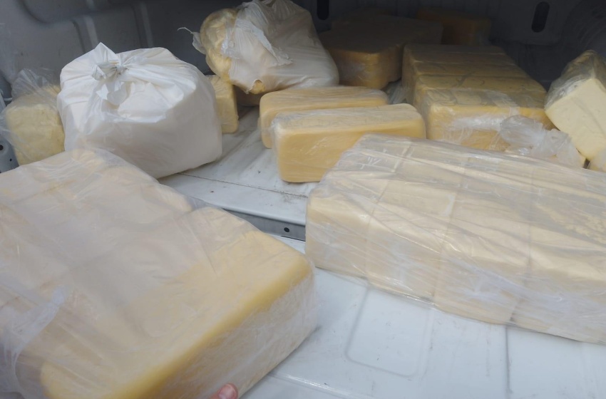 Vigilância Sanitária autua estabelecimentos e apreende 490 kg de alimentos impróprios