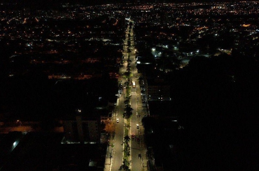 Iluminação em LED chega nas Avenidas Tomás Espíndola, no Farol, e Eraldo Lins, no Murilópolis