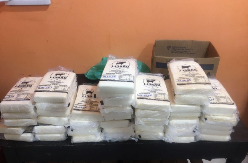 Vigilância Sanitária apreende alimentos impróprios para consumo em açougue e pastelaria da parte alta