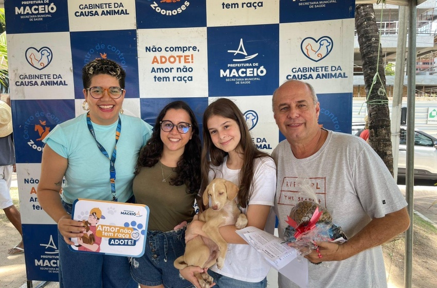 Feira de Adoção da Prefeitura de Maceió assegura lares para 15 animais