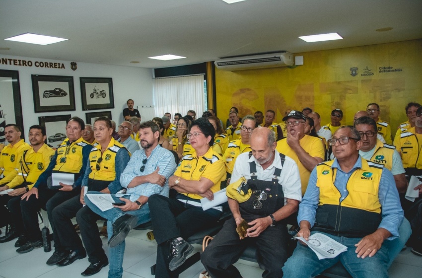 SMTT realiza encontro com fiscais de transportes do órgão
