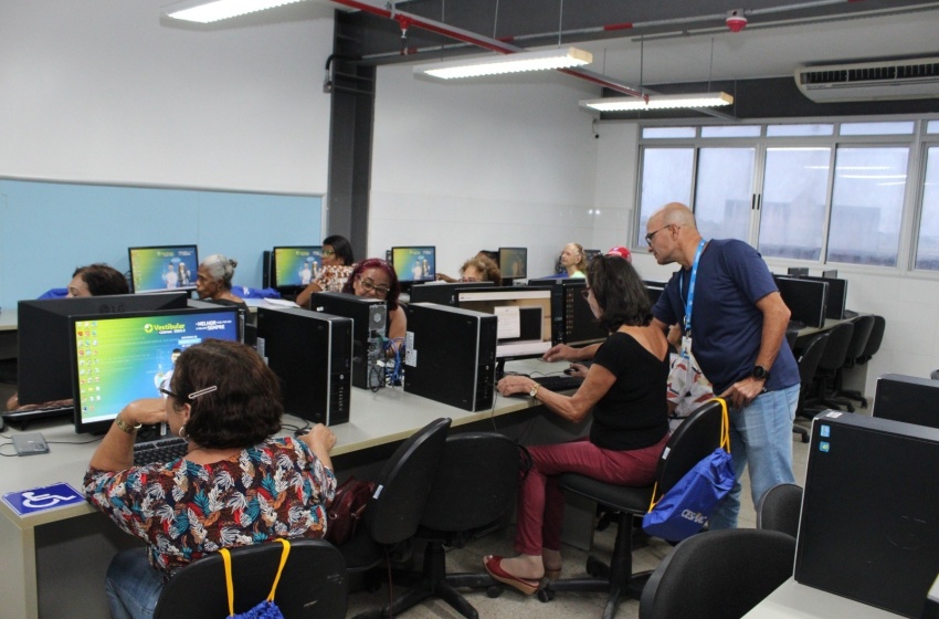 Saúde inicia curso de inclusão digital e noções de saúde para idosos