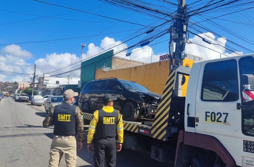 DMTT remove mais de 300 veículos em situação de abandono nas ruas de Maceió