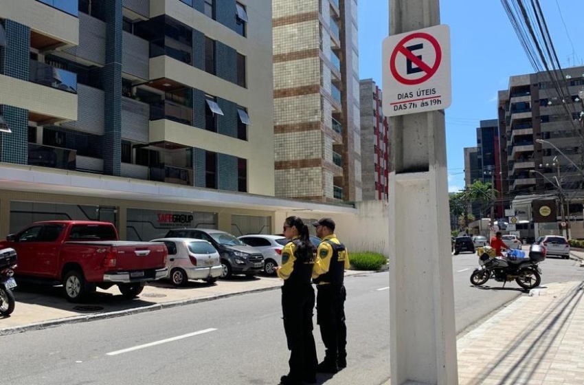DMTT inicia fase educativa de proibição de estacionamento em vias da Ponta Verde e Jatiúca